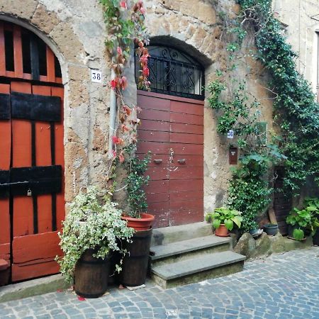 Relax Dal Caos Di Citta Apartment Barbarano Romano Bagian luar foto